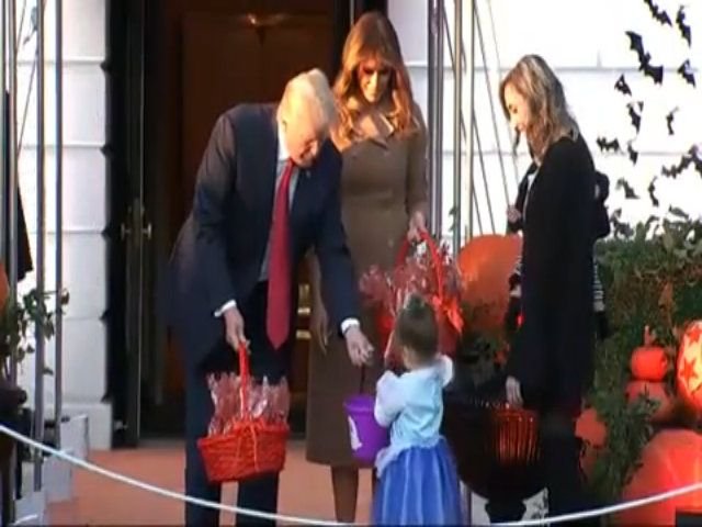 Trump gives out candy to dinosaurs, horses, and skeletons on Halloween 0