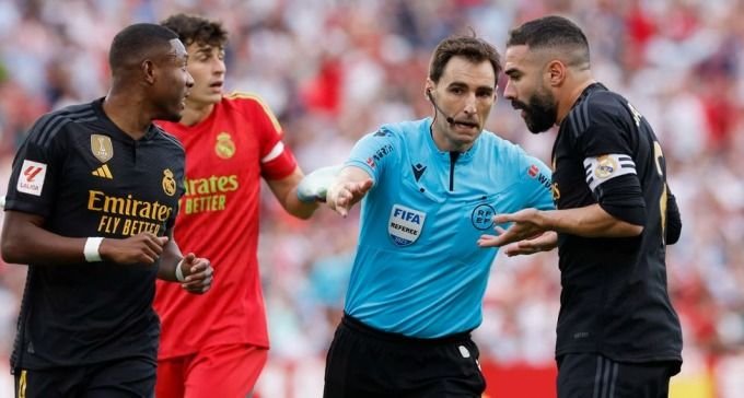 Xavi accused Real of influencing the referee 2